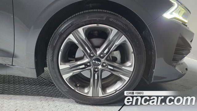 Kia K5 (III) 2.0 Noblesse 2022 — фото 21