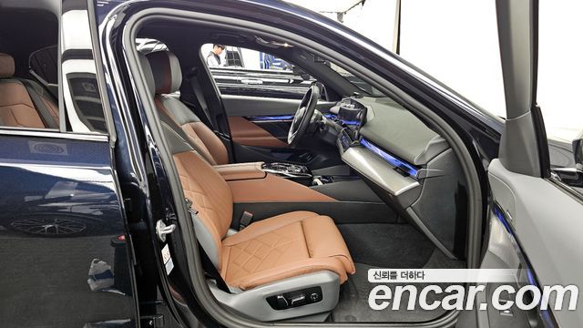 BMW 5 Series (G60) 530i xDrive M Sport 2024 — фото 11