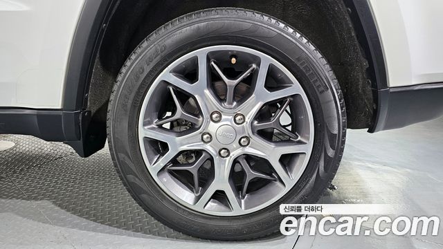 Jeep Grand Cherokee 3.6 Limited WK2 2019 — фото 21