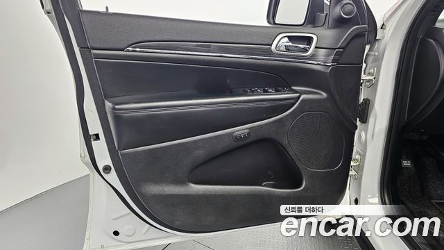 Jeep Grand Cherokee 3.6 Limited WK2 2019 — фото 24