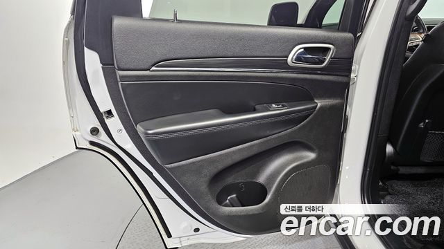 Jeep Grand Cherokee 3.6 Limited WK2 2019 — фото 25