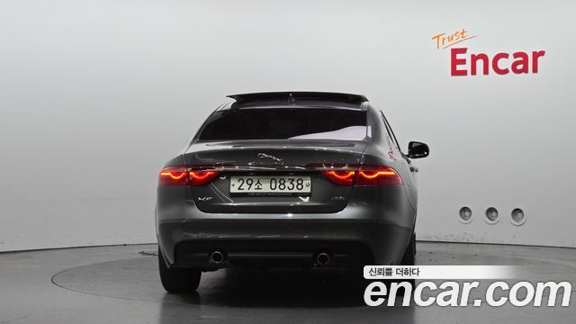 Jaguar XF (X260) 25t Prestige 2016 — фото 4