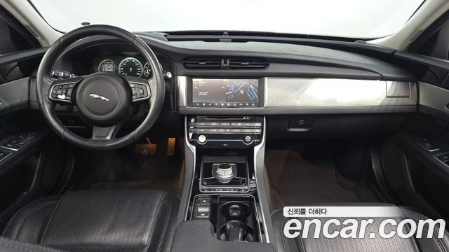 Jaguar XF (X260) 25t Prestige 2016 — фото 7