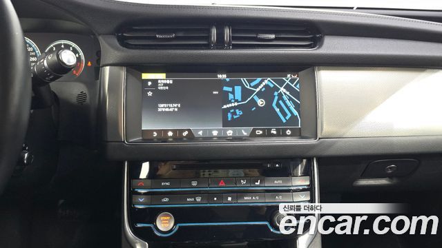 Jaguar XF (X260) 25t Prestige 2016 — фото 14