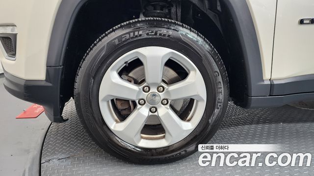 Jeep Compass (II) 2.4 Limitied AWD 2019 — фото 5
