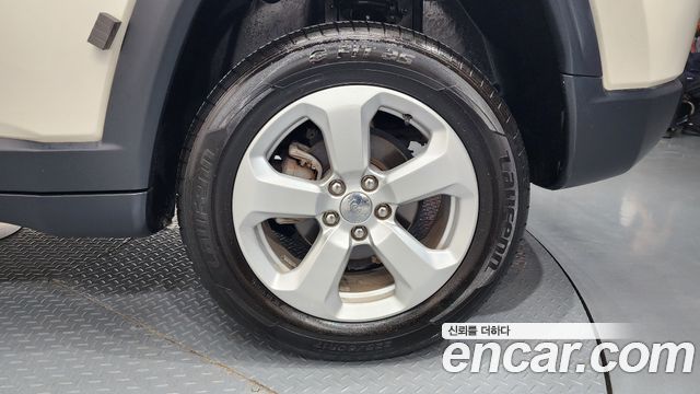 Jeep Compass (II) 2.4 Limitied AWD 2019 — фото 27