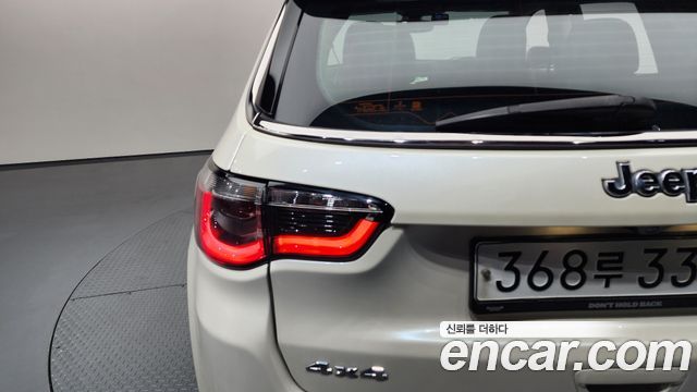 Jeep Compass (II) 2.4 Limitied AWD 2019 — фото 29