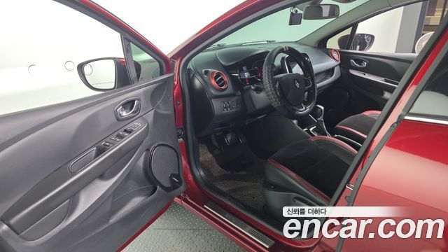 Renault Korea Clio Intens 2018 — фото 10