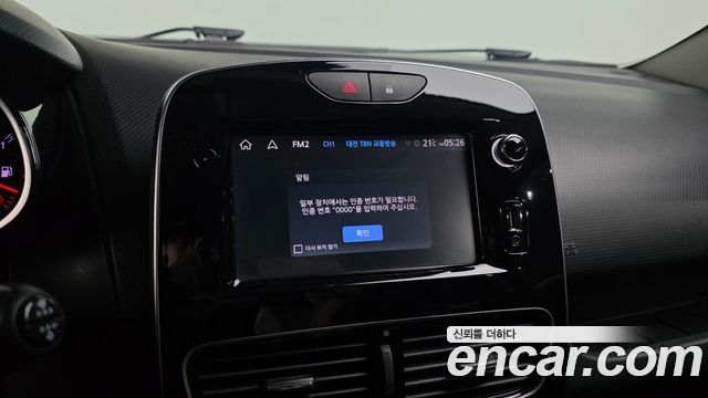 Renault Korea Clio Intens 2018 — фото 15