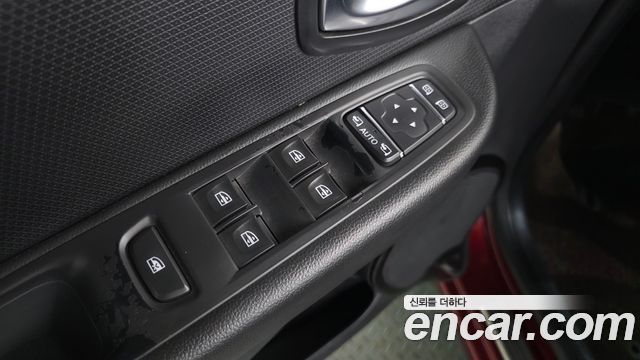 Renault Korea Clio Intens 2018 — фото 16