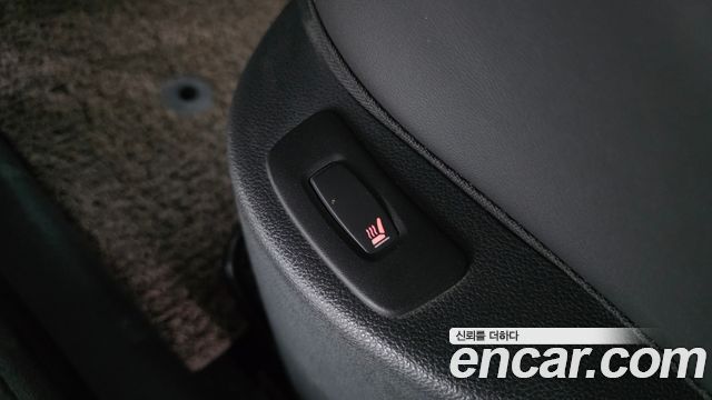 Renault Korea Clio Intens 2018 — фото 17