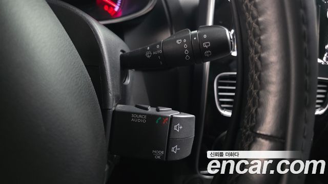 Renault Korea Clio Intens 2018 — фото 18