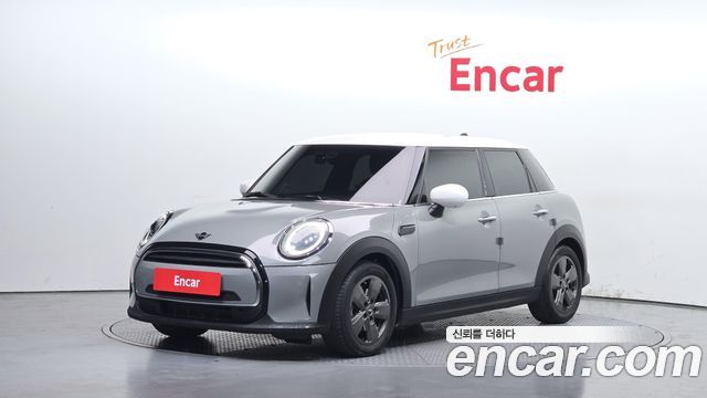 MINI Cooper 5Door Classic Third Generation 2022 — фото 1