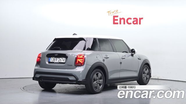 MINI Cooper 5Door Classic Third Generation 2022 — фото 2