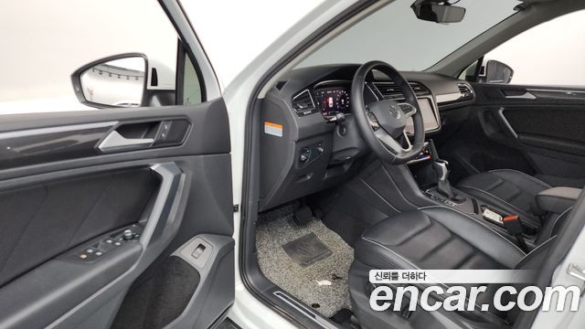 Volkswagen Tiguan (II) 2.0 TDI Prestige 2023 — фото 10