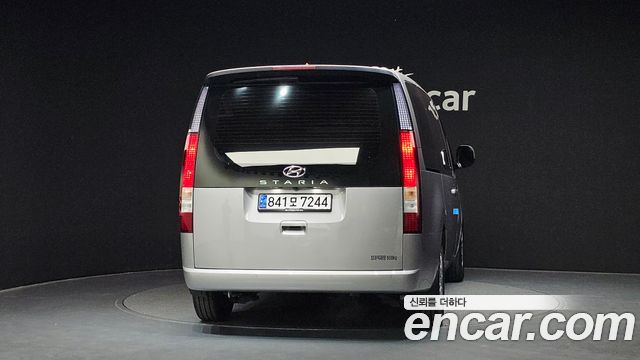 Hyundai Staria L3.5 Cargo 5-Seater Modern 2022 — фото 4