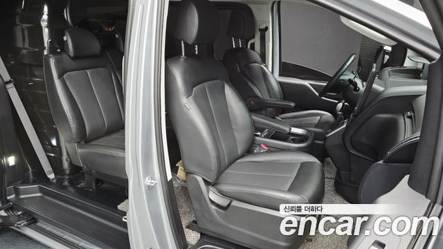 Hyundai Staria L3.5 Cargo 5-Seater Modern 2022 — фото 12