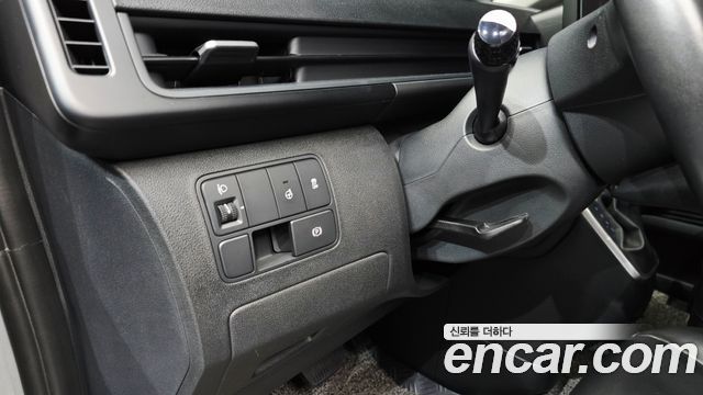 Hyundai Staria L3.5 Cargo 5-Seater Modern 2022 — фото 15