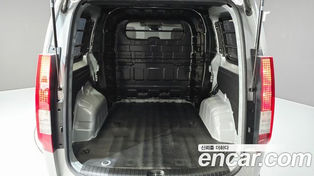 Hyundai Staria L3.5 Cargo 5-Seater Modern 2022 — фото 20