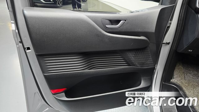 Hyundai Staria L3.5 Cargo 5-Seater Modern 2022 — фото 24