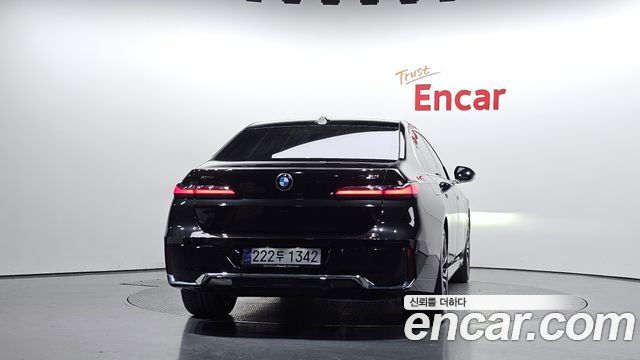 BMW 7 Series (G70) 740i xDrive M Sport 2025 — фото 4