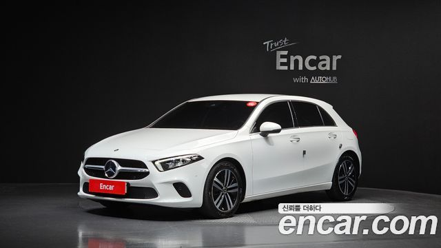 Mercedes-Benz A-Class (W177) A220 Hatchback 2023 — фото 1