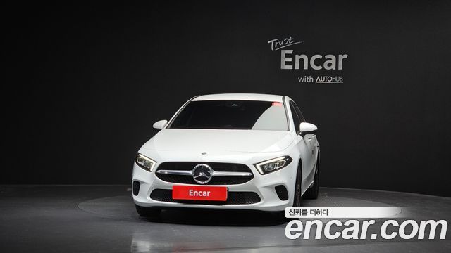 Mercedes-Benz A-Class (W177) A220 Hatchback 2023 — фото 3