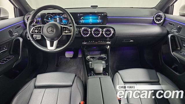 Mercedes-Benz A-Class (W177) A220 Hatchback 2023 — фото 7