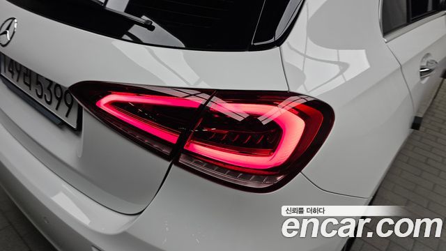 Mercedes-Benz A-Class (W177) A220 Hatchback 2023 — фото 23