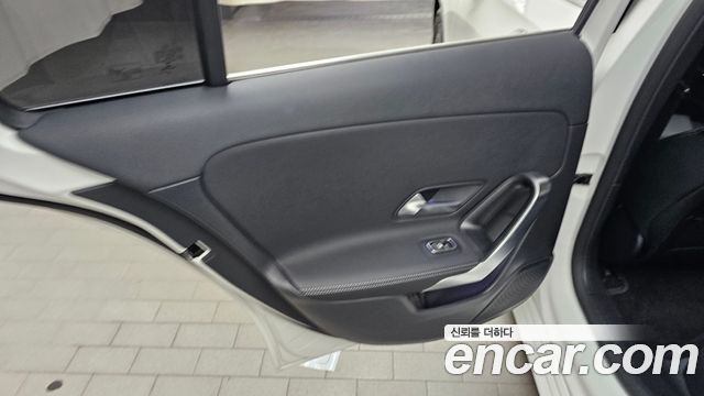 Mercedes-Benz A-Class (W177) A220 Hatchback 2023 — фото 25