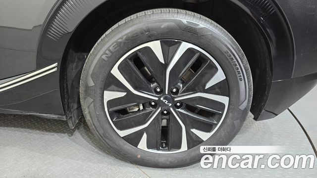Kia EV6 Standard 4WD Earth 2022 — фото 21