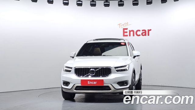 Volvo XC40 B4 Inscription 2021 — фото 3