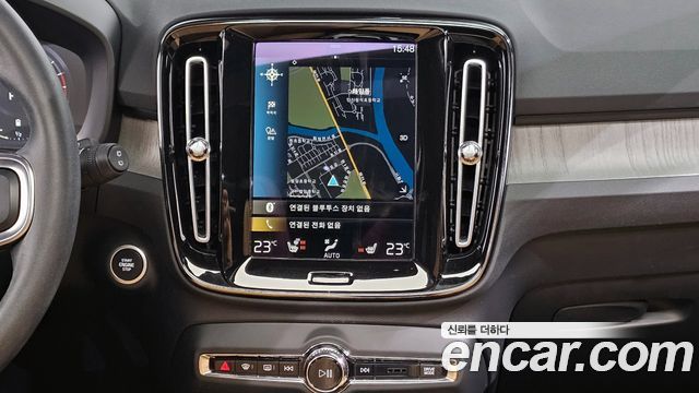 Volvo XC40 B4 Inscription 2021 — фото 16