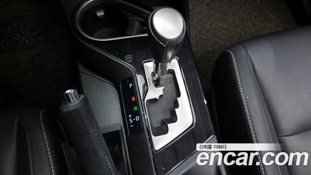 Toyota RAV4 2.5 4WD Hybrid 4th 2018 — фото 9