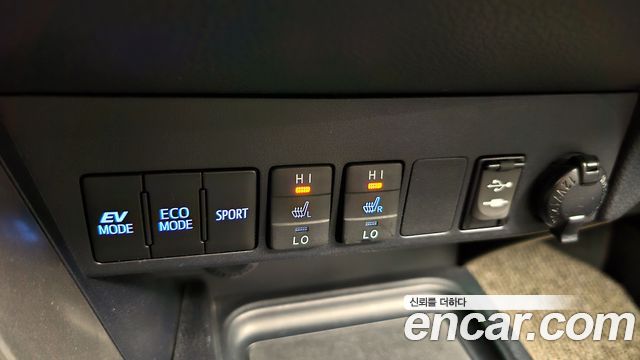 Toyota RAV4 2.5 4WD Hybrid 4th 2018 — фото 15