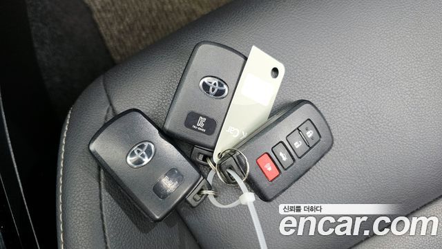 Toyota RAV4 2.5 4WD Hybrid 4th 2018 — фото 18
