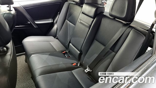 Toyota RAV4 2.5 4WD Hybrid 4th 2018 — фото 28