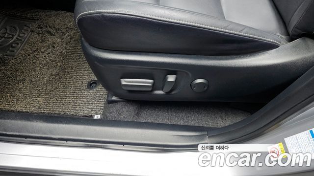 Toyota RAV4 2.5 4WD Hybrid 4th 2018 — фото 31