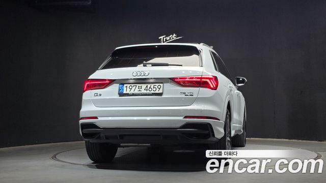 Audi Q3 (F3) 35 TDI Quattro Premium 2022 — фото 4
