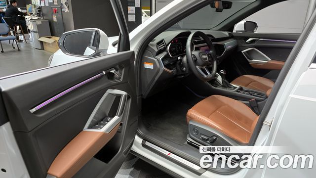 Audi Q3 (F3) 35 TDI Quattro Premium 2022 — фото 10