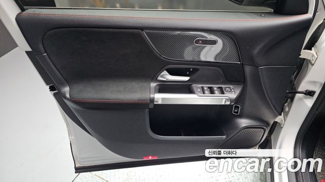 Mercedes-Benz GLB-Class (X247) GLB250 4MATIC 2022 — фото 24