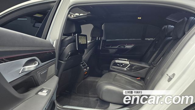 BMW 7 Series (G11) 730Ld xDrive M Sport 2018 — фото 12