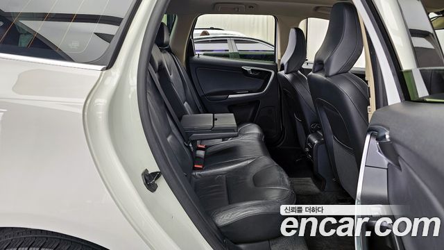 Volvo XC60 D4 1st 2013 — фото 12