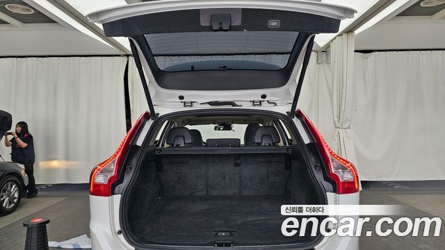 Volvo XC60 D4 1st 2013 — фото 20