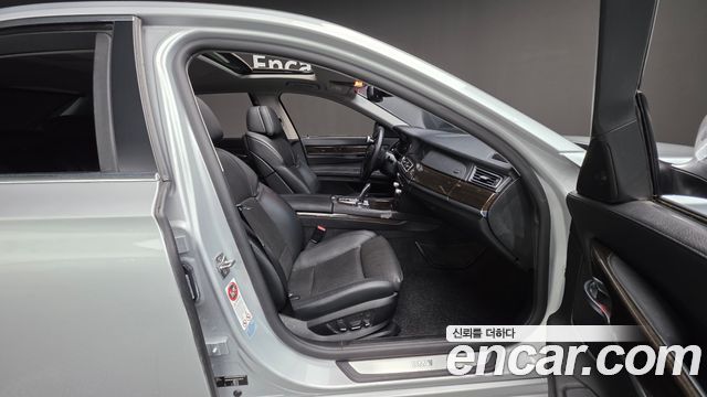 BMW 7 Series (F01) 750Li xDrive 2011 — фото 10