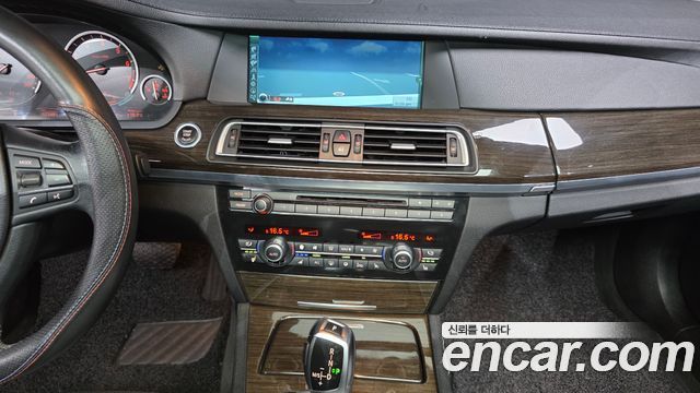BMW 7 Series (F01) 750Li xDrive 2011 — фото 14