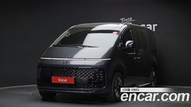 Hyundai Staria Lounge 9-Seater Inspiration 2023 — фото 1