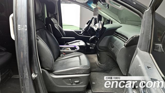 Hyundai Staria Lounge 9-Seater Inspiration 2023 — фото 11