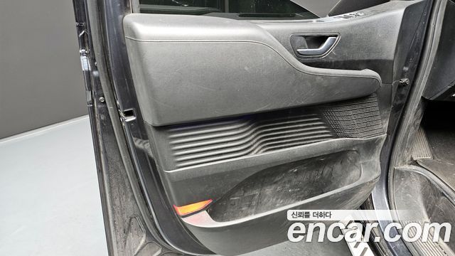 Hyundai Staria Lounge 9-Seater Inspiration 2023 — фото 24