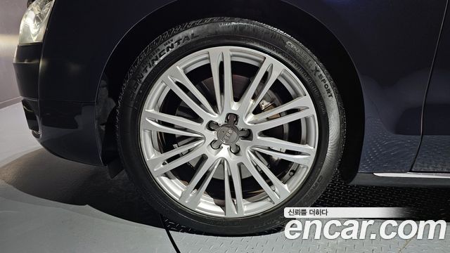 Audi A8 4.2 FSI Quattro LWB D4 2012 — фото 5